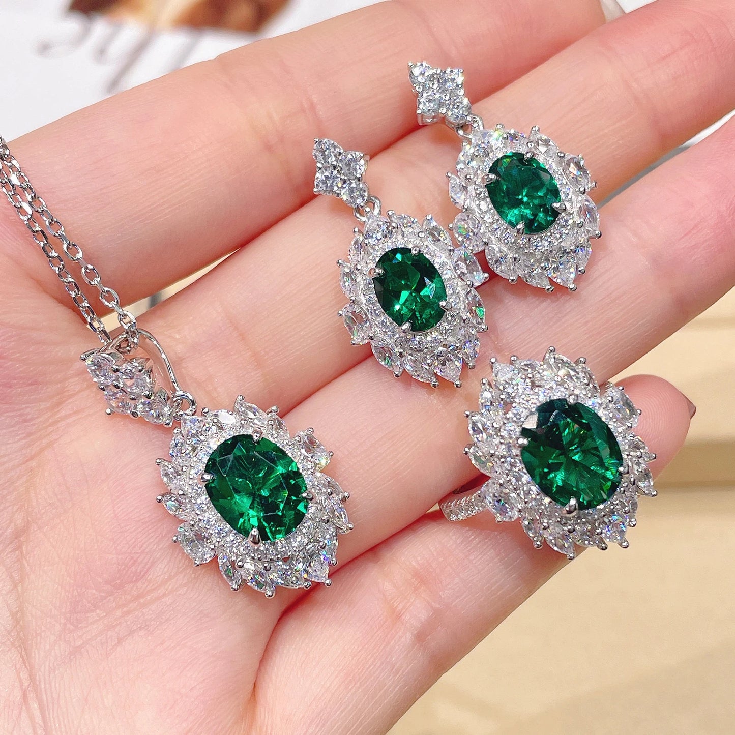 EMERALD BIRTHSTONE Necklace