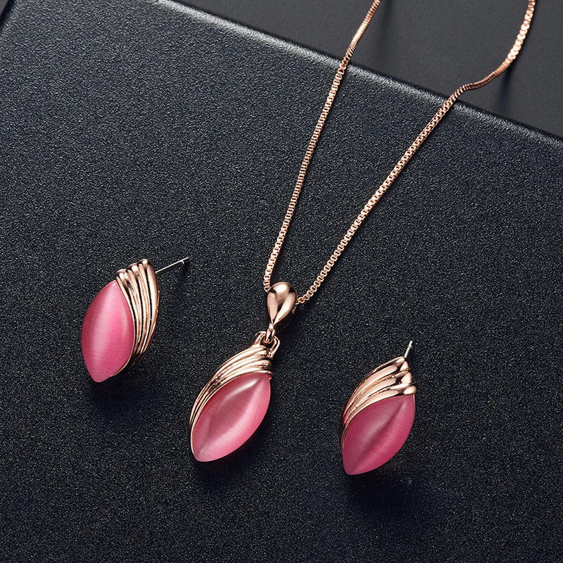 PINKY DINE Necklace Earrings