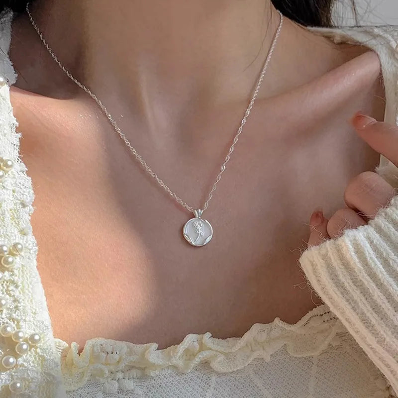 MAGESTIC ROSE Necklace